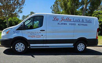 Electronic Safe Keypad Problems: When to Replace Batteries or Call a Safe Locksmith